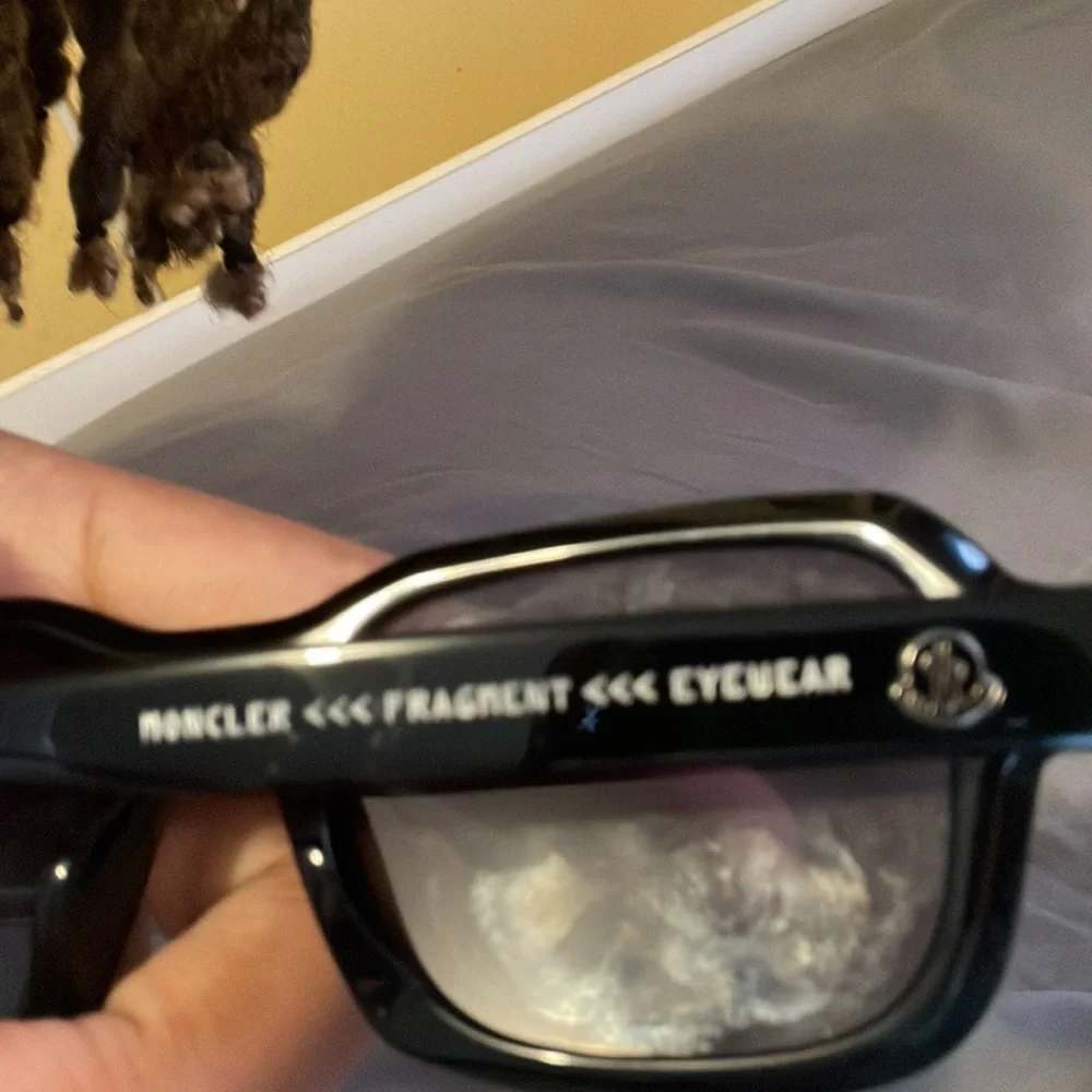Black moncler glasses - Picture 3 of 4